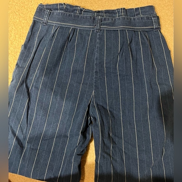 J Crew wide leg pin stripe jeans size 4. - Picture 4 of 4